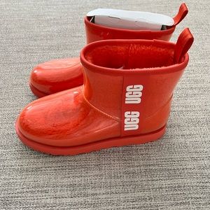 UGG boots classic clear.